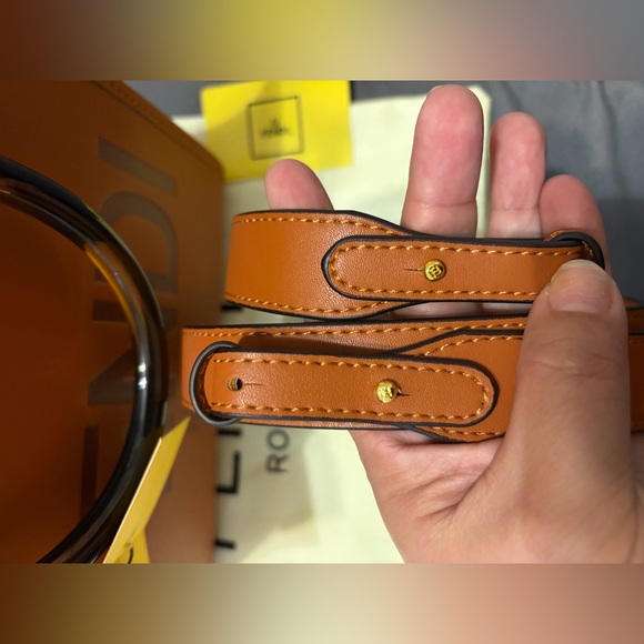 Fashion Brown Mono Italian Leather Sunshine SmallTote W/ Tortoiseshell Handles - Picture 13 of 16